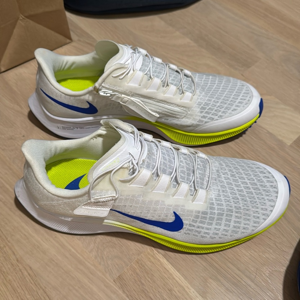 Nike White and Blue Sneakers